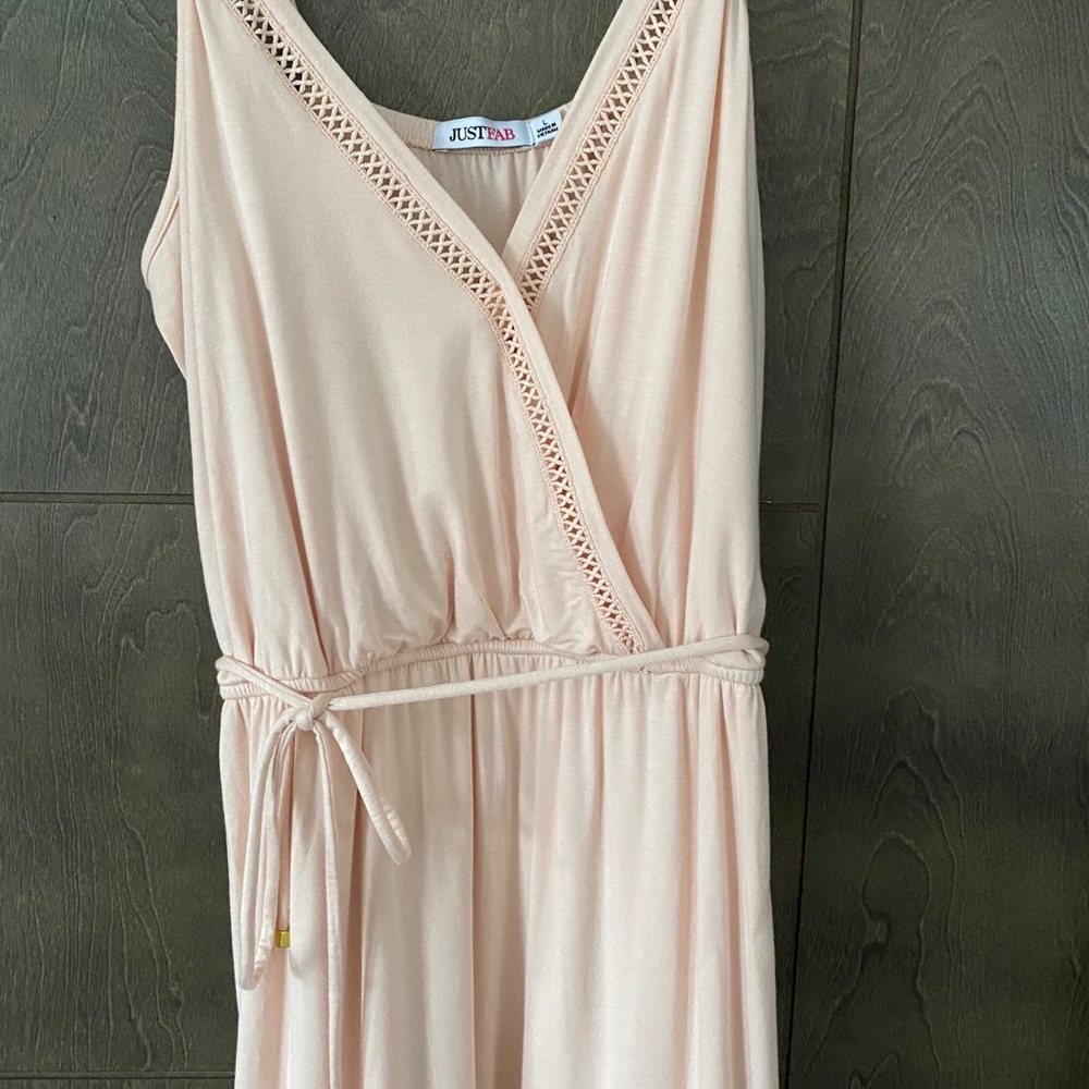 JustFab blush V-neck Dress - Picture 2 of 5